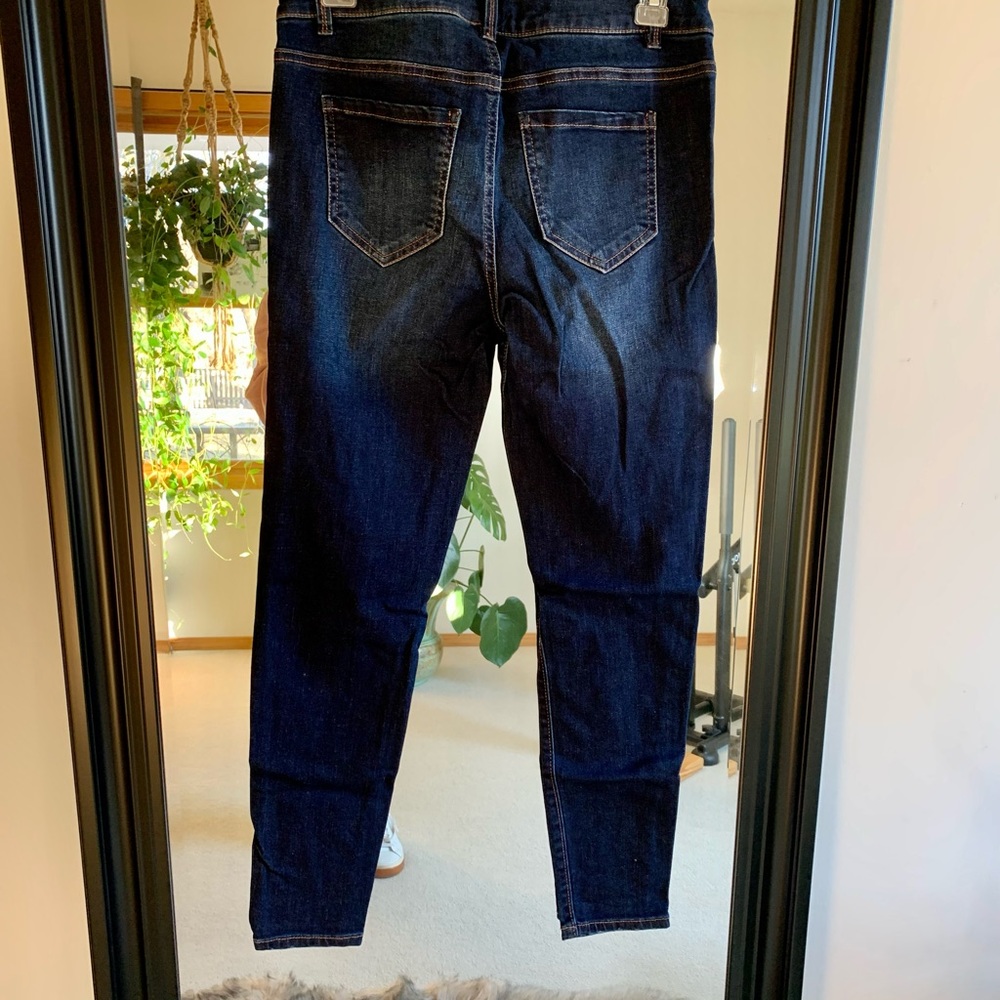 Harper Distressed Jeans - Picture 5 of 6